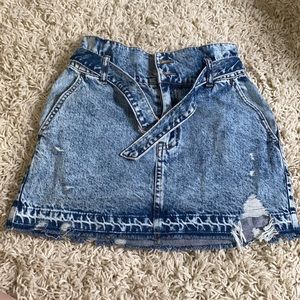 Denim skirt with belt